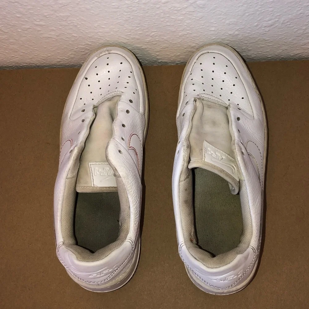NIKE Women's Air Force 1 Sage Low Triple White Sneaker Size 6.5 White AR5339-100